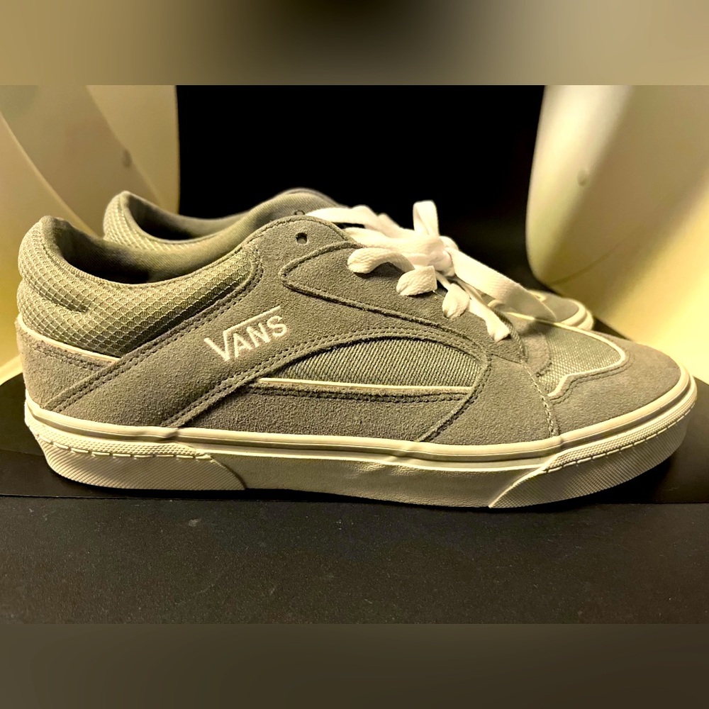 Vans Off The Wall Low Top Skateboarding Shoes 507452 Gray/Wht Sz 10.5